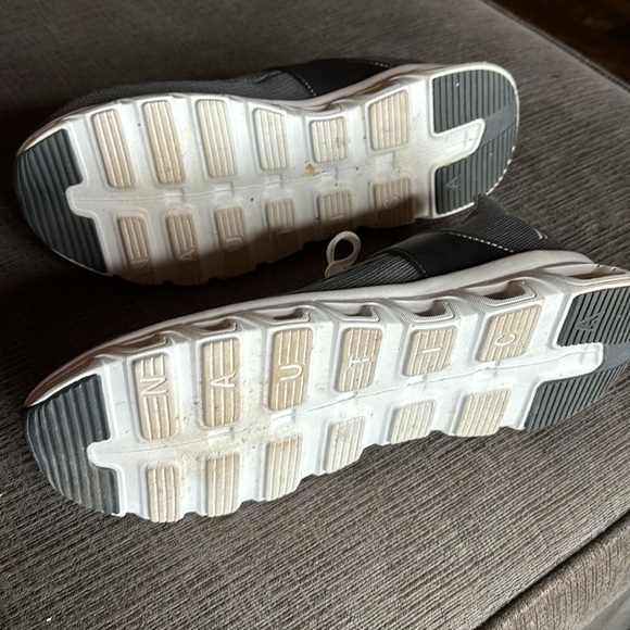 Gray nautica tennis shoes - Picture 4 of 5